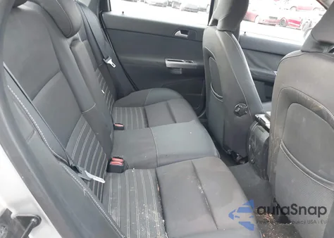 2010 Volvo S40 2.4I z USA, uszkodzony, nr VIN YV1382MS7A2486688